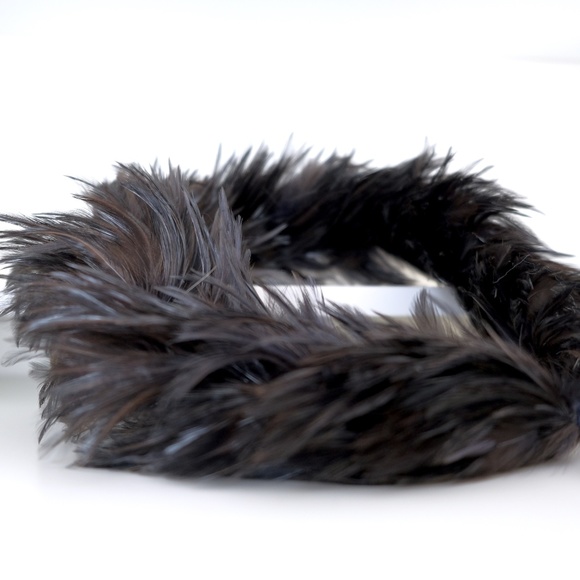 Sisley Black Feather Boa - Picture 5 of 6